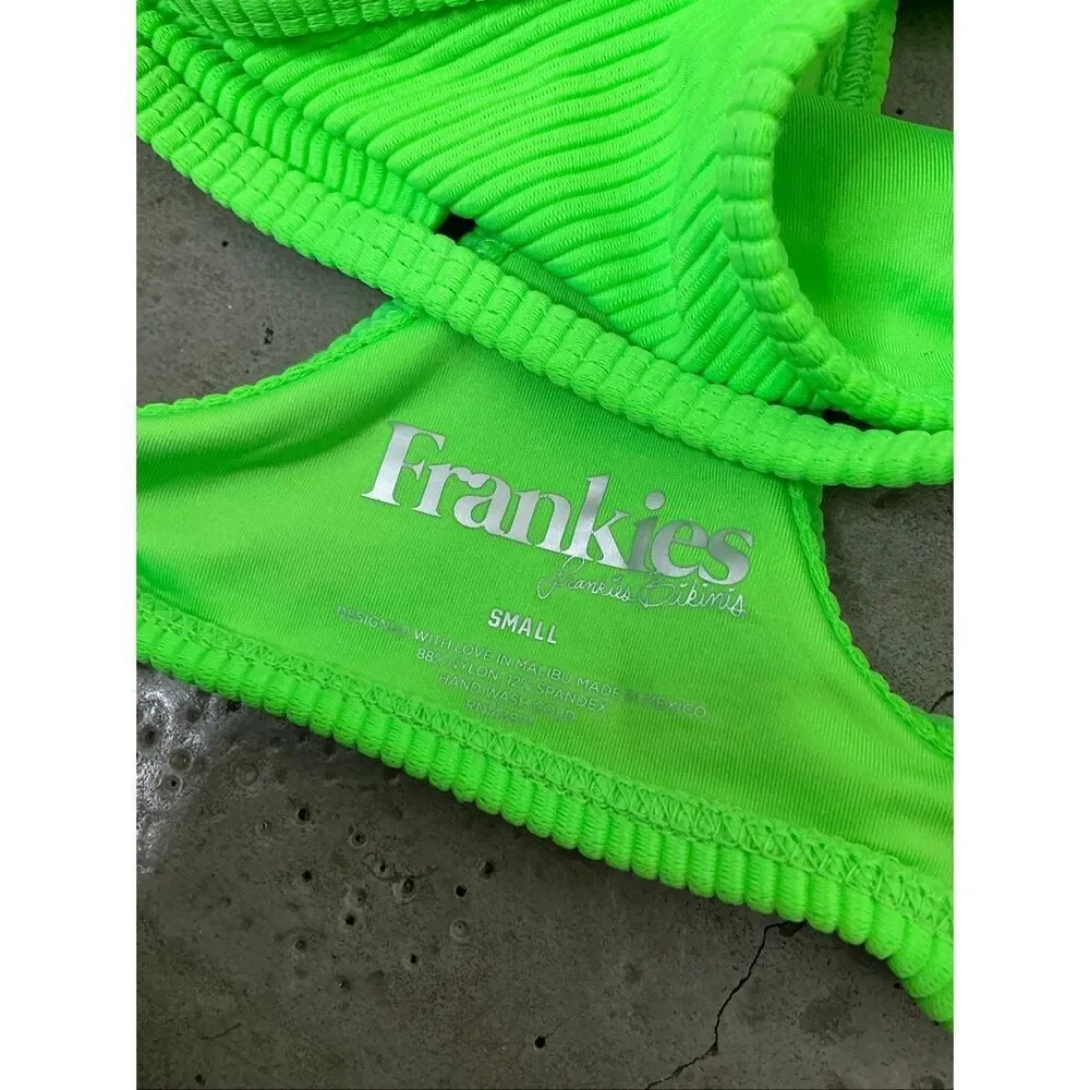 Frankie’s Bikinis Cole Ribbed Bikini Top | Green in Small